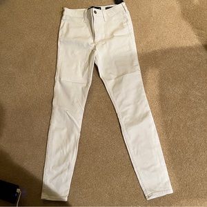 NWT Hollister Size 5 R white high rise jean legging. W27, L28